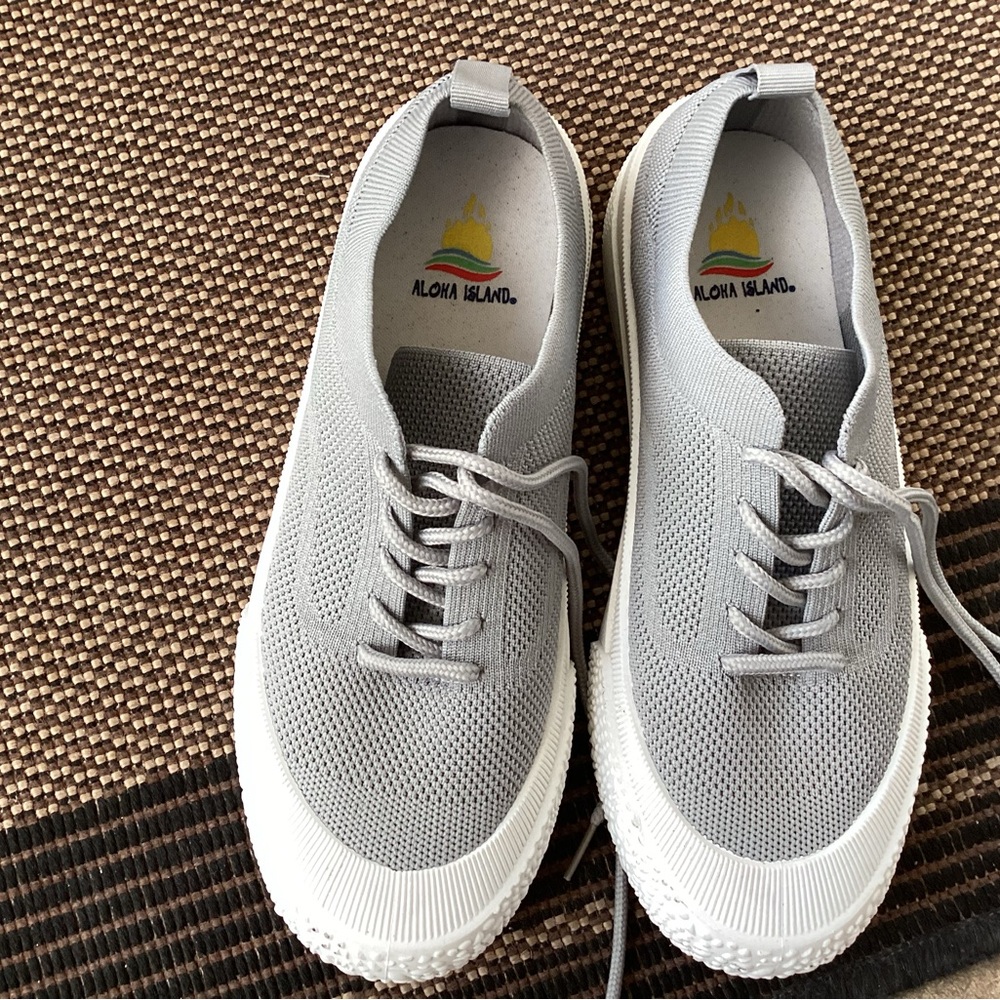 Aloha Island Maddie knit grey tie up Sneakers size 8